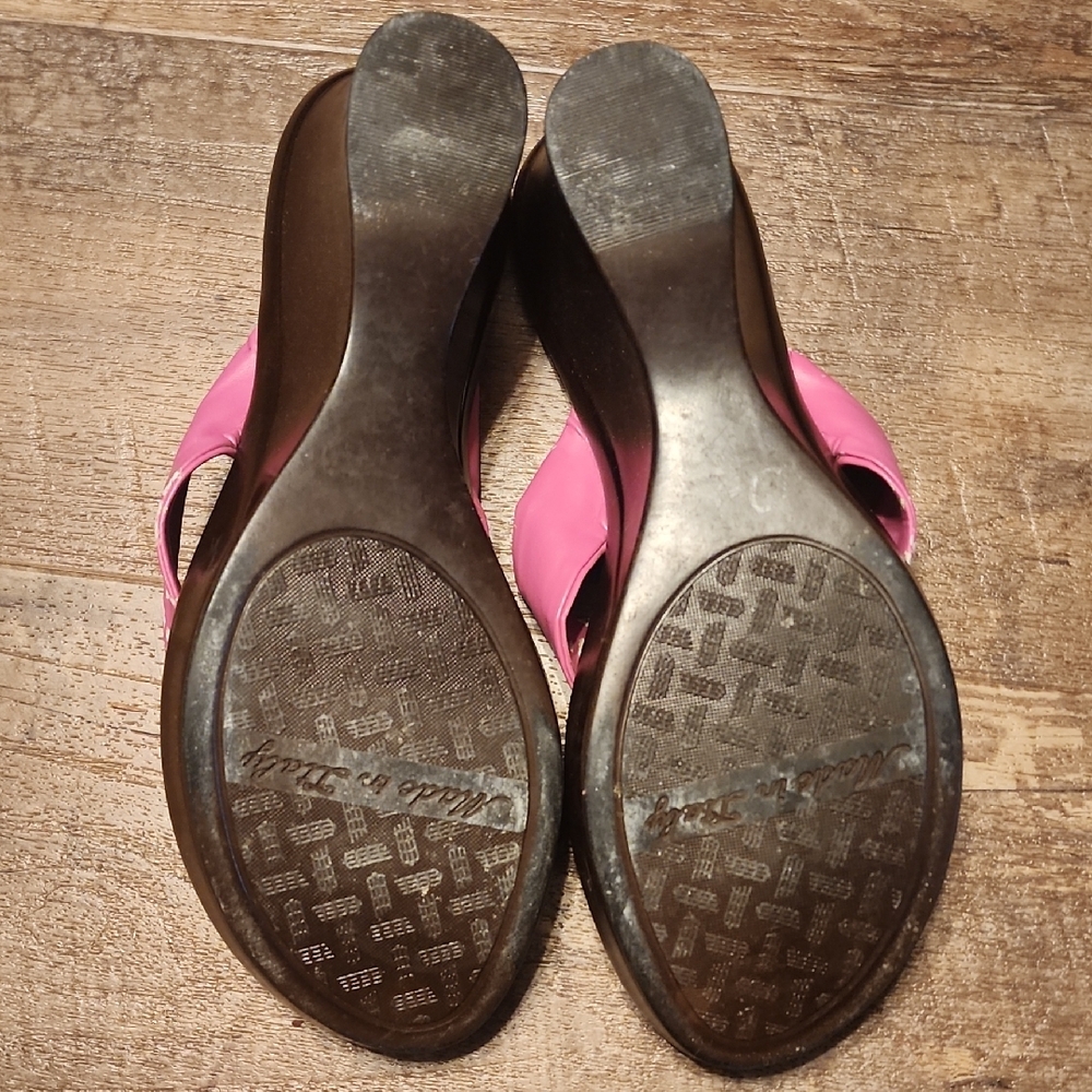 🆓️w/Purchase~Italian Shoemakers Pink Rhinestone Sandals S5 - Picture 7 of 9
